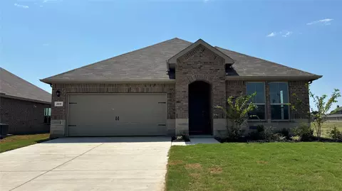 205 Kinley St, Grandview, TX 76050