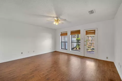 513 Cecil Ln, Euless, TX 76039 photo 16