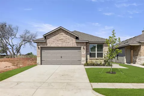 1652 Edgeway Dr, Aubrey, TX 76227