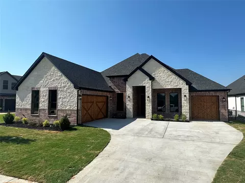 1033 Bandon Dunes Dr, Burleson, TX 76028
