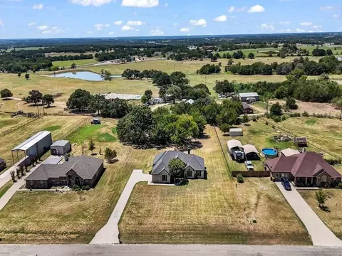 165 Savannah Dr, Weatherford, TX 76087