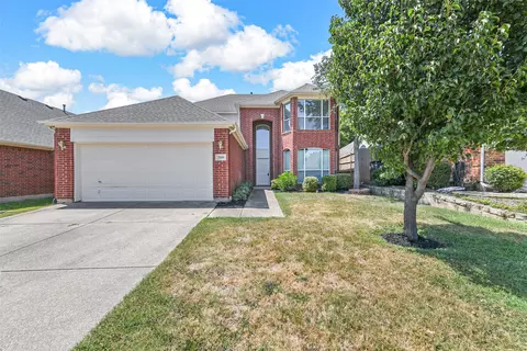 2009 Oak Hollow Dr, Bedford, TX 76021