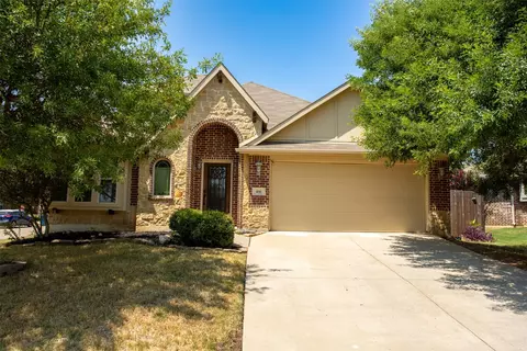 406 Limestone Dr, Alvarado, TX 76009