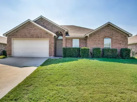 1911 Cancun Dr, Mansfield, TX 76063