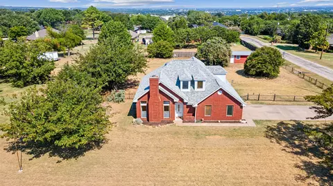 624 Newlin Ln, Granbury, TX 76048