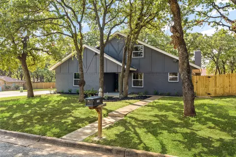 6756 Shadydale Ct, North Richland Hills, TX 76182