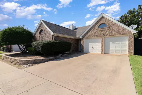 1620 Autumn Chase Sq, Bedford, TX 76022