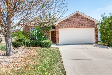 3201 Florian Ln, Fort Worth, TX 76108