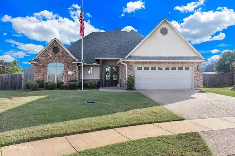 202 Arrowhead Dr, Bossier City, LA 71111