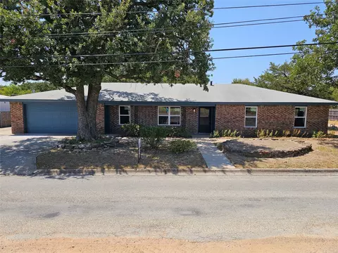 1004 Roach St, Bowie, TX 76230