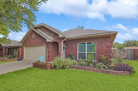 6933 Black Wing Dr, Fort Worth, TX 76137