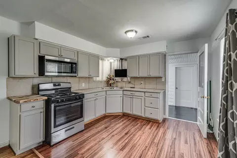 3212 Cedar Lake Dr, Dallas, TX 75227