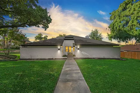 1217 Crest Dr, Colleyville, TX 76034