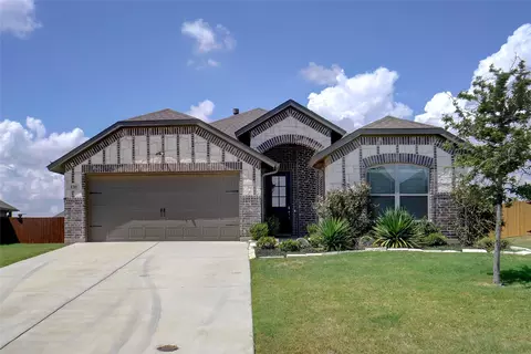 130 Creekside Dr, Sanger, TX 76266