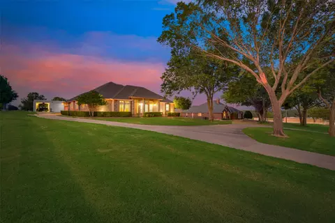 13621 Lakeview St, Forney, TX 75126