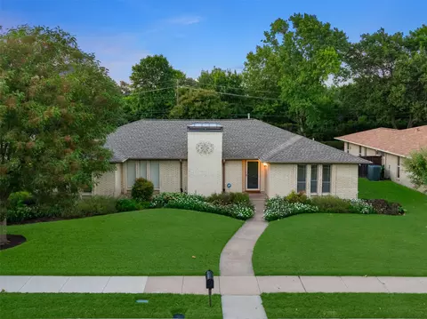 2013 Midcrest Dr, Plano, TX 75075