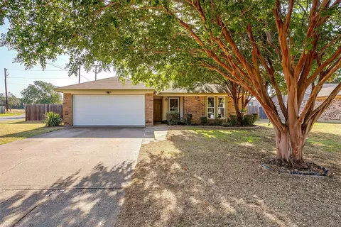 500 Alta Vista St, Joshua, TX 76058