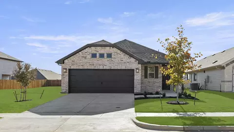 1629 Meadow Crest Dr, Aubrey, TX 76227