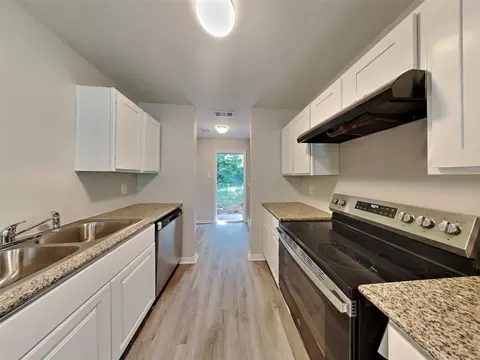 2834 Oakdale St, Dallas, TX 75215
