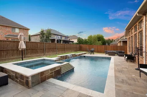 9733 Brewster Ln, Fort Worth, TX 76244