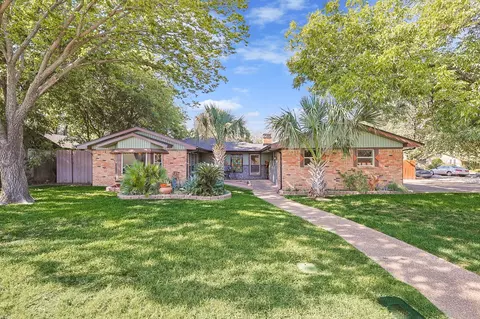 200 Plainview Dr, Hurst, TX 76054 photo 3