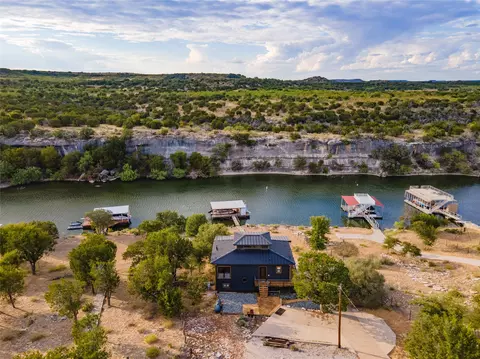 1032 Bluff Creek Dr, Strawn, TX 76475