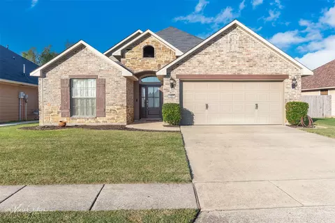 3307 Grand Lake Dr, Bossier City, LA 71111