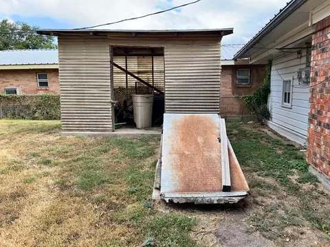 107 9th St, Comanche, TX 76442 photo 27