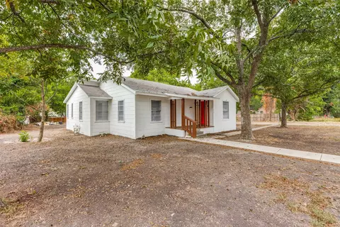 313 Austin St, Farmersville, TX 75442
