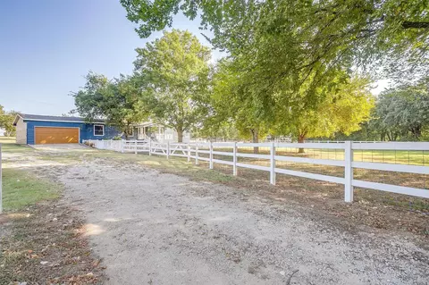 3901 Cross Timber Rd, Burleson, TX 76028