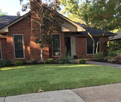 2027 Espinosa Dr, Carrollton, TX 75010
