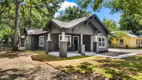 407 Poindexter Ave, Cleburne, TX 76033