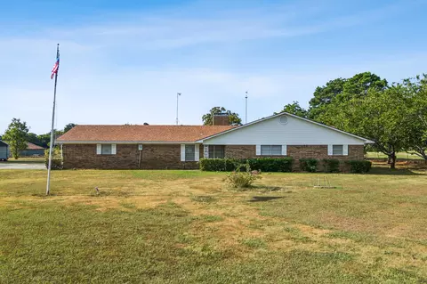 31092 Us Highway 82, Whitesboro, TX 76273