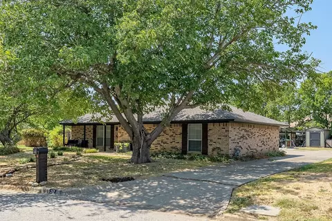 217 Diane Dr, Sanger, TX 76266