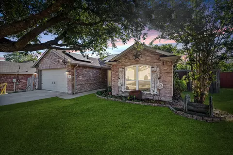 702 Mr Haney Dr, Midlothian, TX 76065