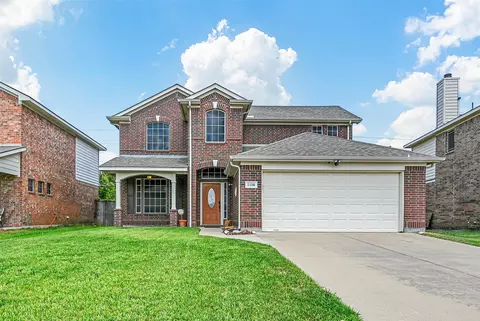 1116 Caliente Dr, Grand Prairie, TX 75051