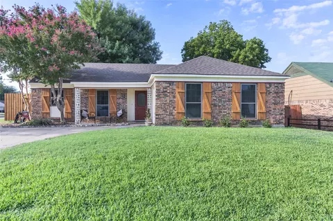 3824 Flintwood Trl, Fort Worth, TX 76137