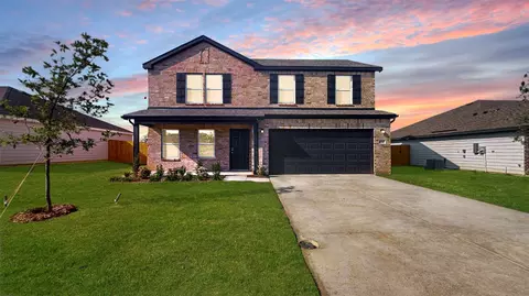 120 Cooper Dr, Cleburne, TX 76031