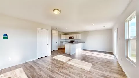 128 Cooper Dr, Cleburne, TX 76031 photo 4