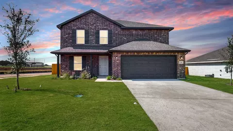 128 Cooper Dr, Cleburne, TX 76031