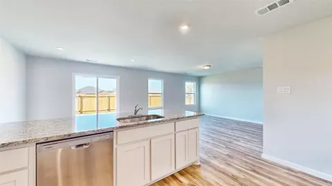 116 Cooper Dr, Cleburne, TX 76031 photo 11