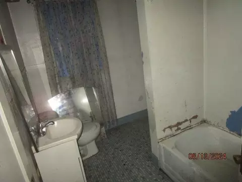 Bath - 1009 E Carrol St, Coushatta, LA 71019 photo 2 of 2