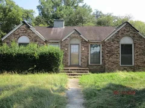 1009 E Carrol St, Coushatta, LA 71019