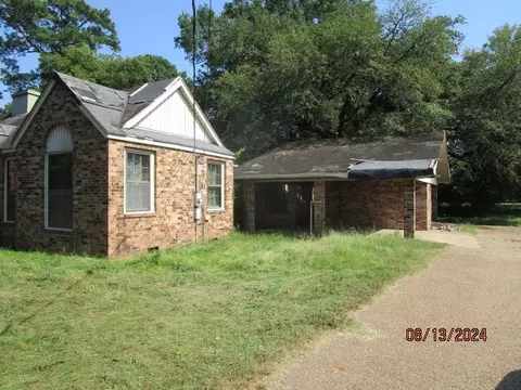 Exterior - 1009 E Carrol St, Coushatta, LA 71019 photo 3 of 3