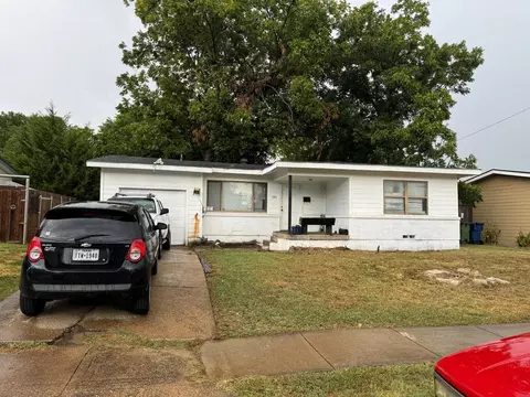 201 E Linda Dr, Garland, TX 75041