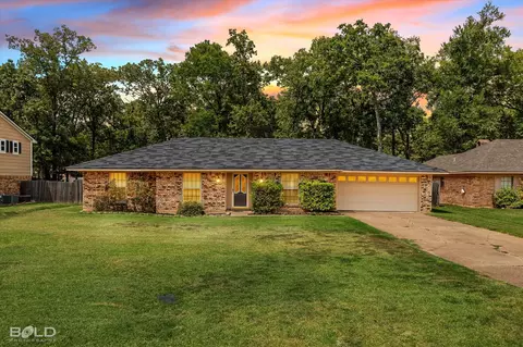8801 Dogwood Trl, Haughton, LA 71037