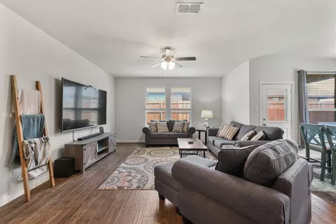 155 Wagon Wheel Dr, Waxahachie, TX 75167