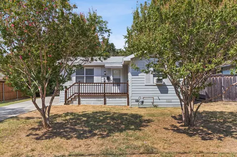 1006 Pine St, Mckinney, TX 75069
