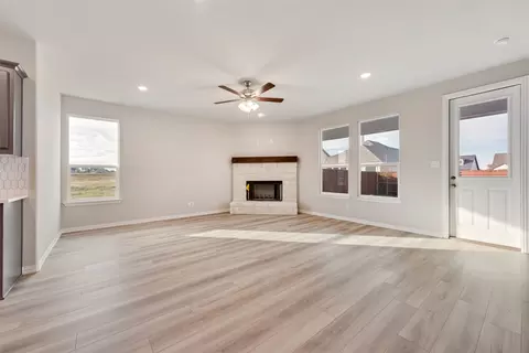 1253 Colca Dr, Springtown, TX 76082 photo 9