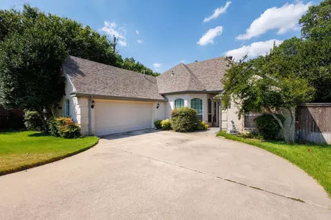 3701 Comanche Trl, Bedford, TX 76021